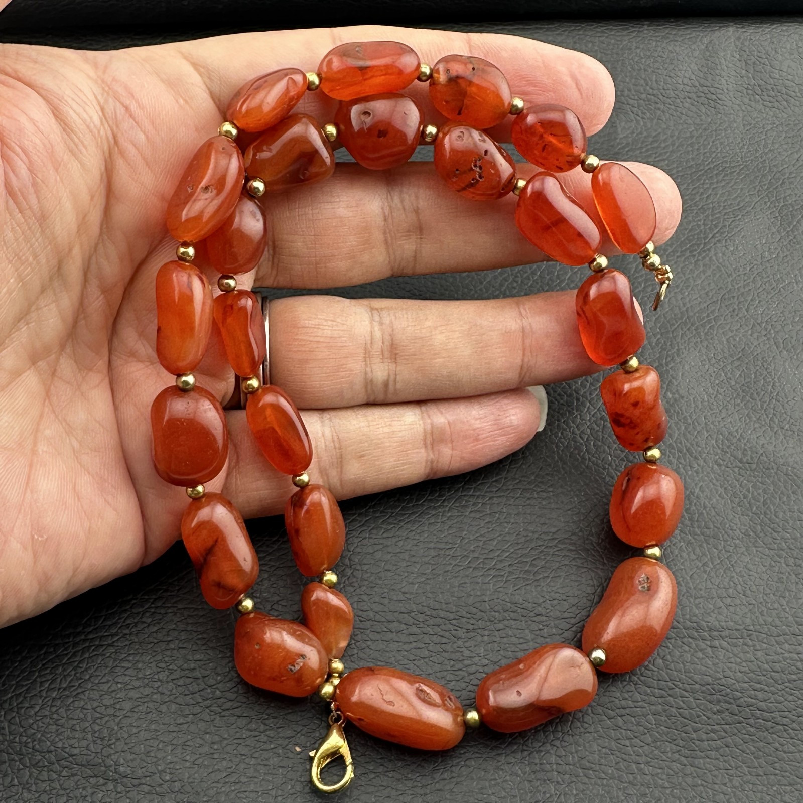 Vintage Himalayan Tibetan Carnelian Agate Tumbled Shape Necklace Vintage Himalayan Tibetan Carnelian Agate Tumbled Shape Necklace
