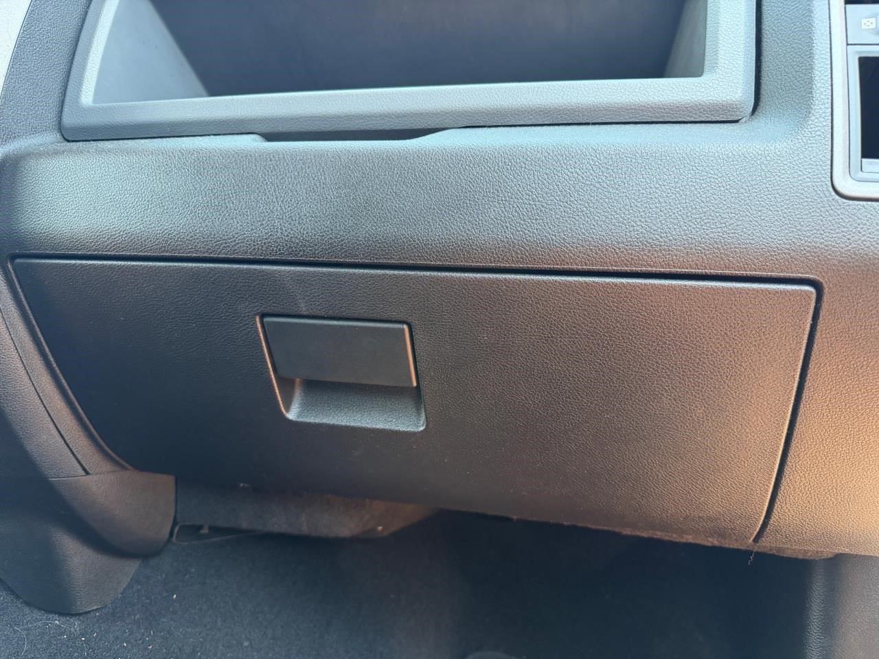 RAM15OLD 2019 Glove Box 104985184 RAM15OLD 2019 Glove Box 104985184