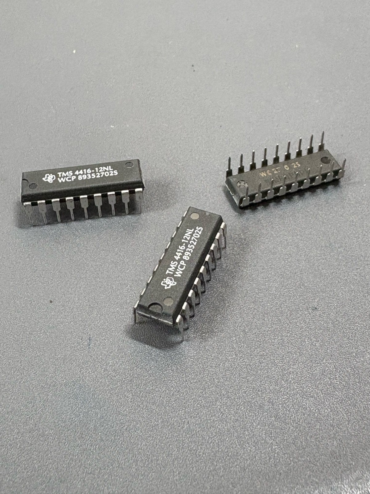 20x TMS4416-12NL Texas Instruments DRAM IC 16-Pin DIP Vintage Memory Chip 20x TMS4416-12NL Texas Instruments DRAM IC 16-Pin DIP Vintage Memory Chip