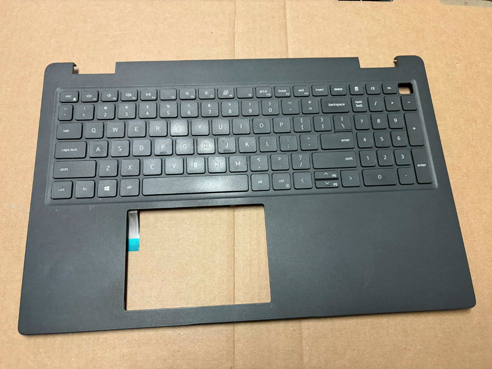 Dell Latitude 3520 E3520 Palmrest US Keyboard English 0DJP76 DJP76