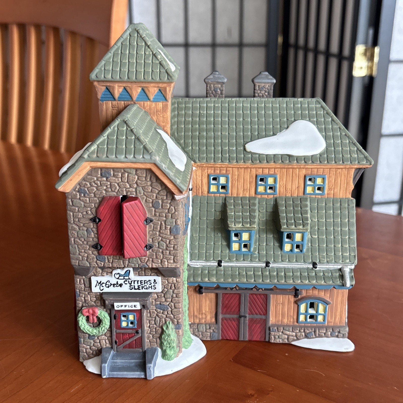 Dept 56 McGrebe Cutters & Sleighs 1991 New England Village w/box & Light Dept 56 McGrebe Cutters & Sleighs 1991 New England Village w/box & Light
