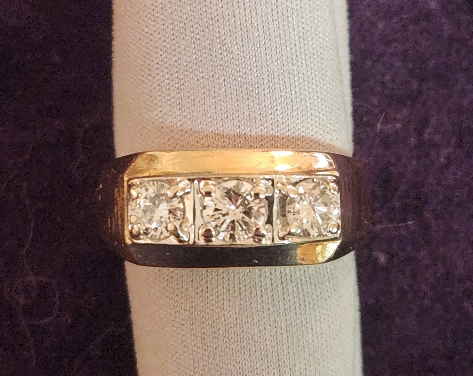 14K Yellow Gold Men\'s 3 Diamond Ring Size 10 6g Vintage Three Stone Estate Ring