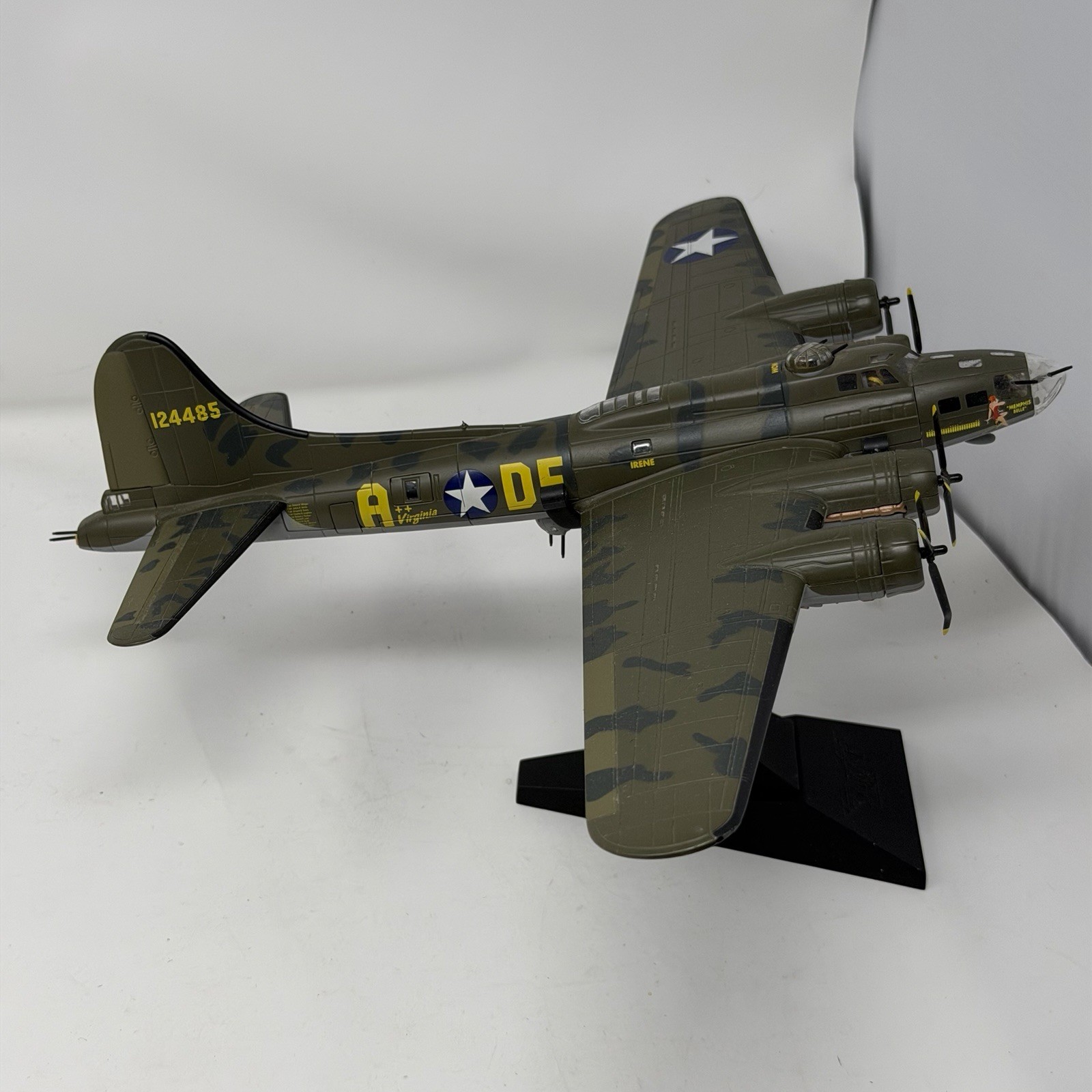 Corgi Aviation Archive 1:72 B-17F Memphis Belle Diecast Plane Model Stand AS IS
