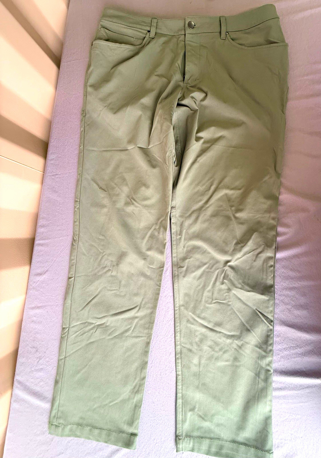 Lululemon ABC Men’s Commission Size 36 Green Solid 