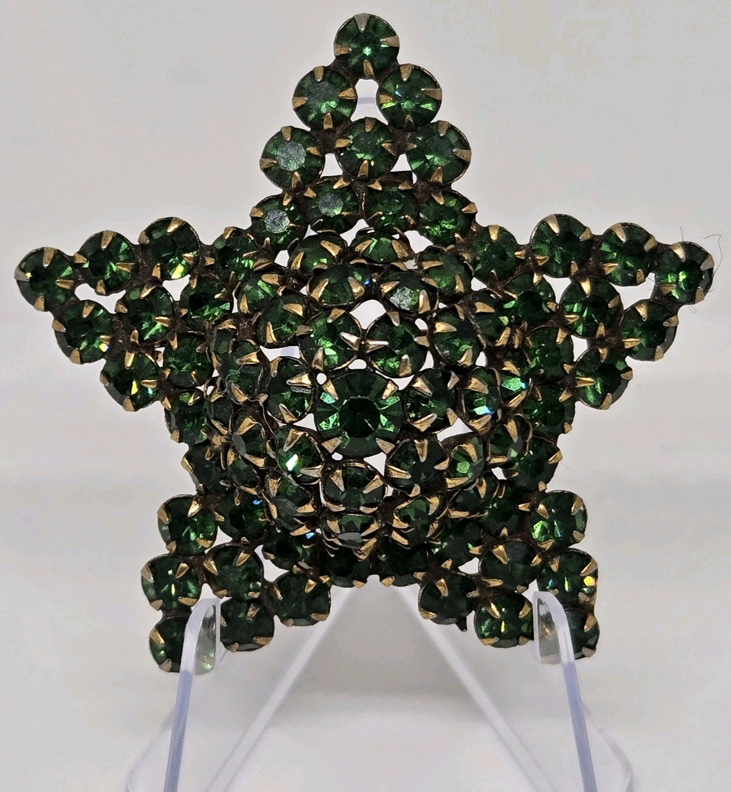 VINTAGE ADELE SIMPSON EMERALD GREEN BROOCH SIGNED
