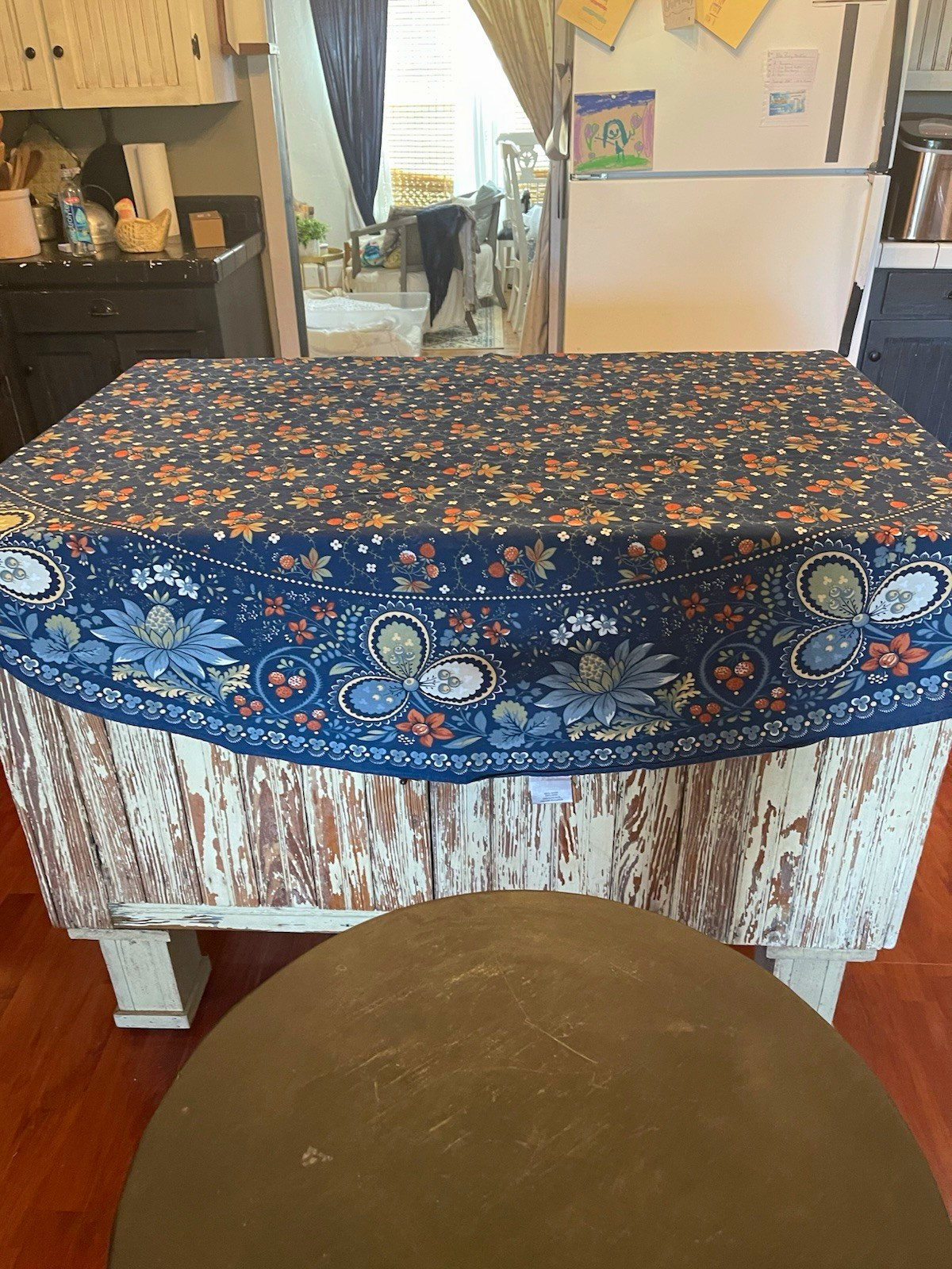 Williams-Sonoma Round Tablecloth 90 in Blue Floral Berries 100%Cotton