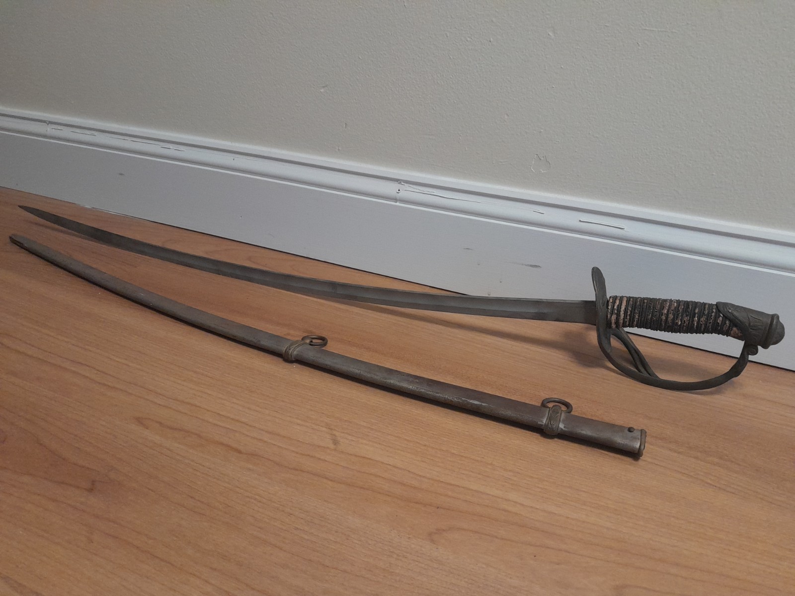 U.S. Model 1872 Cavalry Officer\'s Saber Three-branch Brass Guard with Scabbard U.S. Model 1872 Cavalry Officer\'s Saber Three-branch Brass Guard with Scabbard