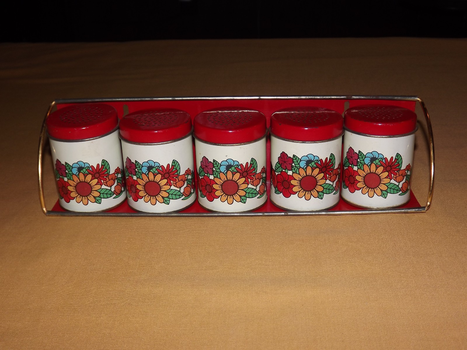 VINTAGE KITCHEN ACTION INDUSTRIES BRAZIL RED METAL FLOWERS SPICE WALL RACK VINTAGE KITCHEN ACTION INDUSTRIES BRAZIL RED METAL FLOWERS SPICE WALL RACK
