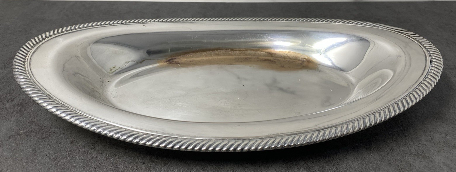 Vintage 60\'s Wm Rogers 819 Silver plated Oval Bread Tray Rope Pattern Dust Cover