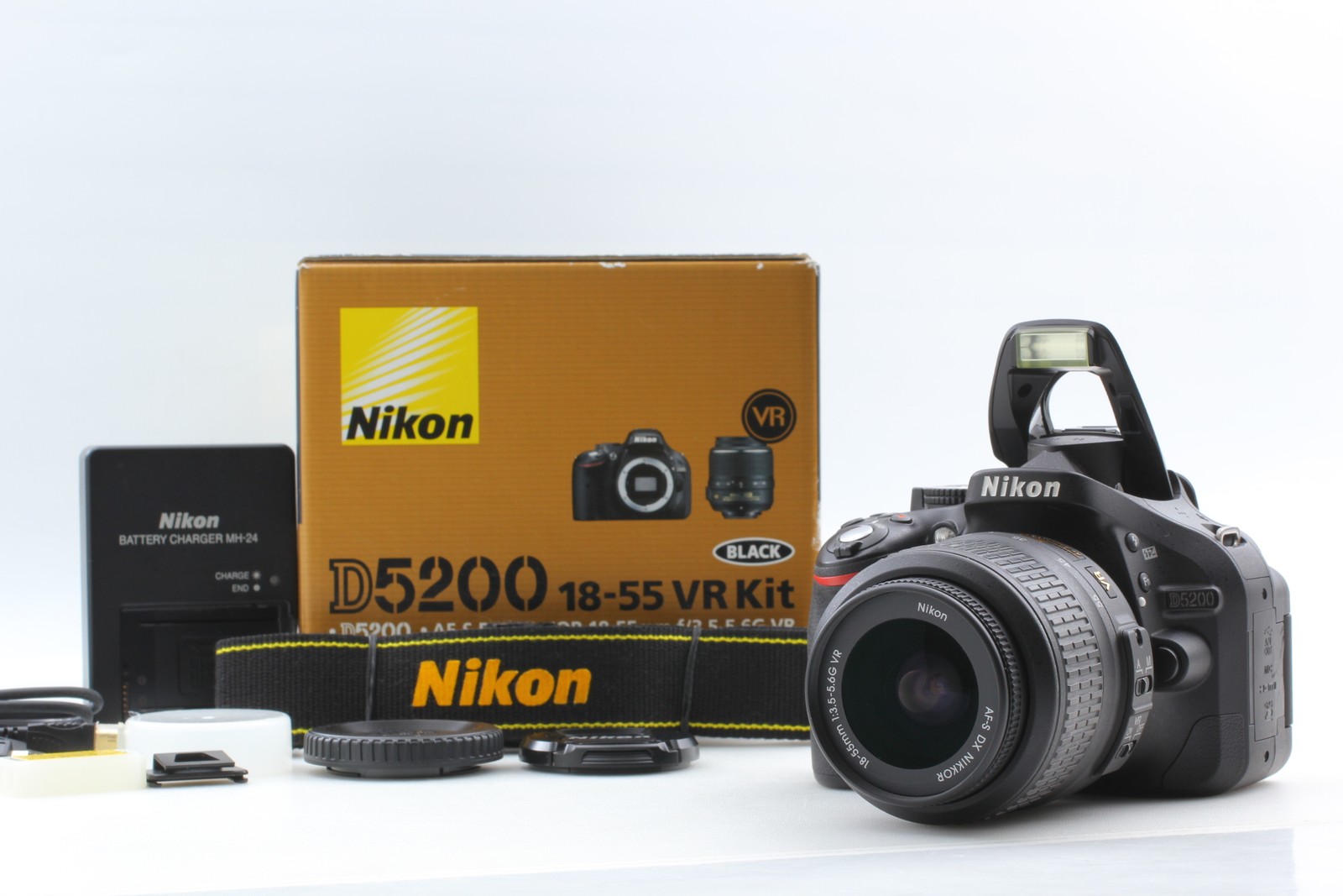 SC449 Read[Near MINT in box]Nikon D5200 VR AF-s DX Nikkor 18-55mm JAPAN