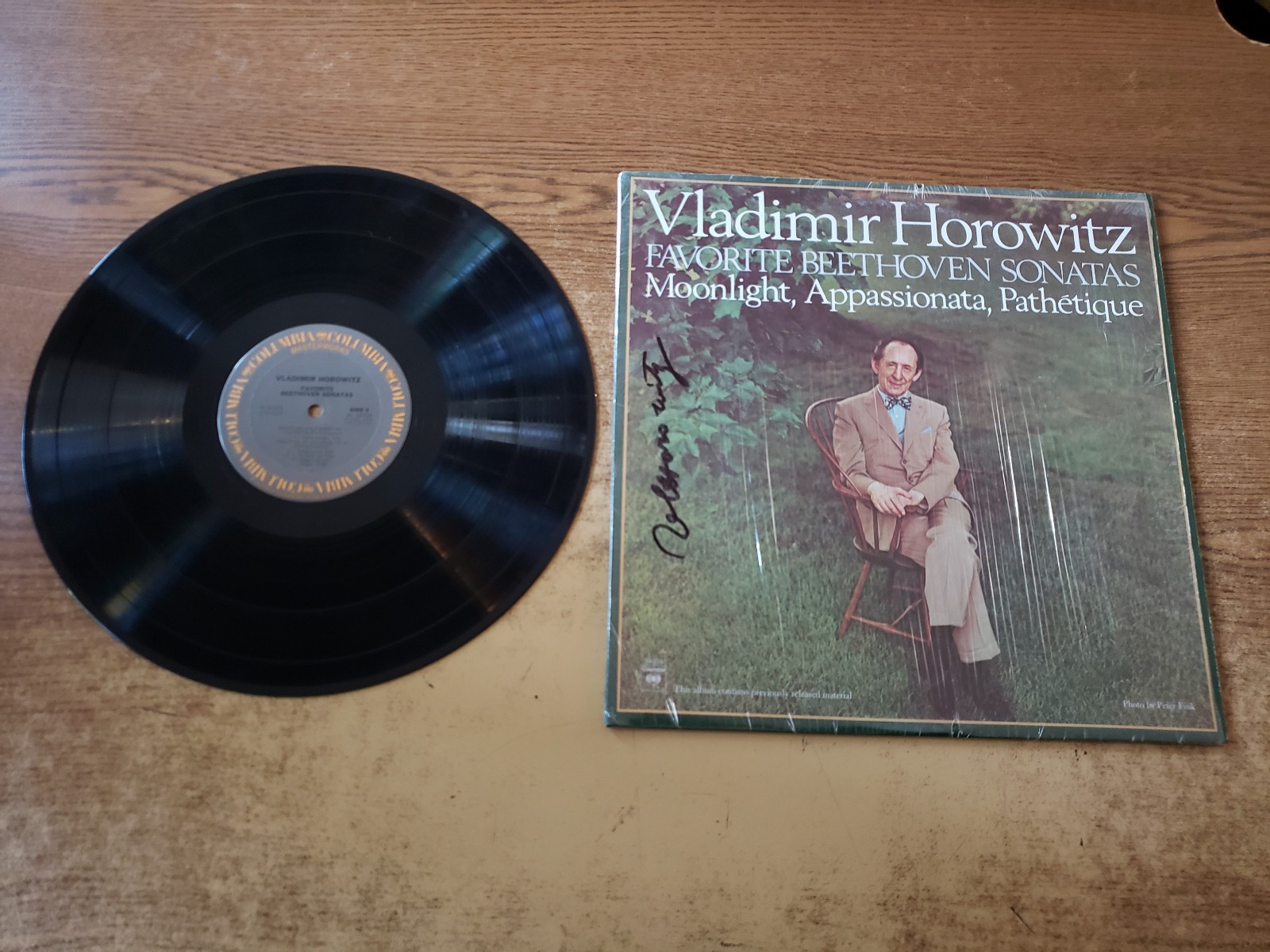 autographed 1970s MINT-EXC SIGNED ON SHRINK DOESNT SMUDGE Vladimir Horowitz LP33