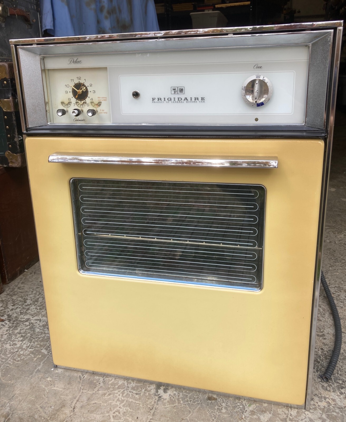 Vtg 1970s Frigidaire Pristine Harvest Gold GM Electric Wall Oven Stove RGB-94K Vtg 1970s Frigidaire Pristine Harvest Gold GM Electric Wall Oven Stove RGB-94K