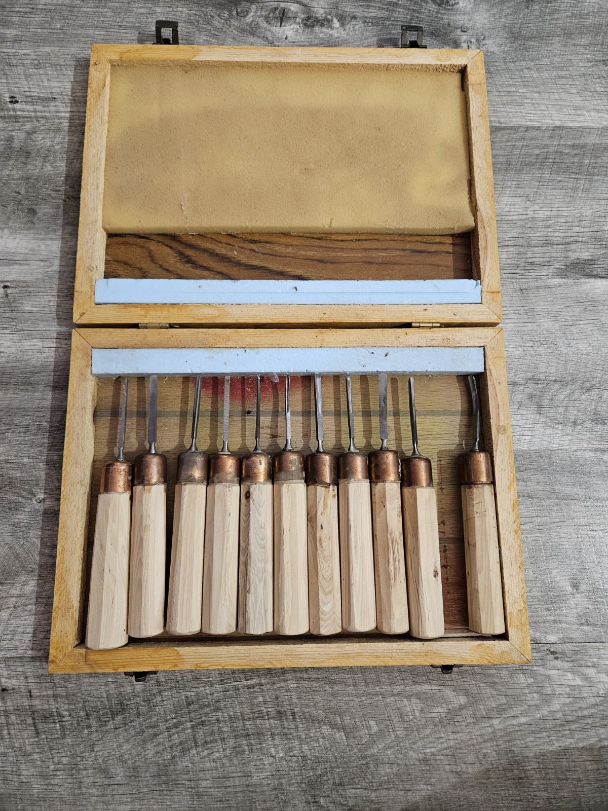 Vintage Wood Carving Chisels Gouges Set of 11 Hand Tools With Case Vintage Wood Carving Chisels Gouges Set of 11 Hand Tools With Case