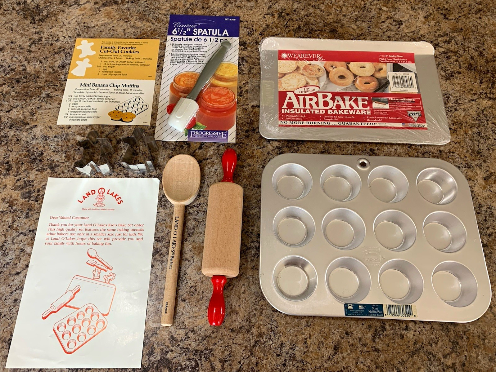 1990s - Land-O-Lakes Kids Baking Set - NEW (Read)