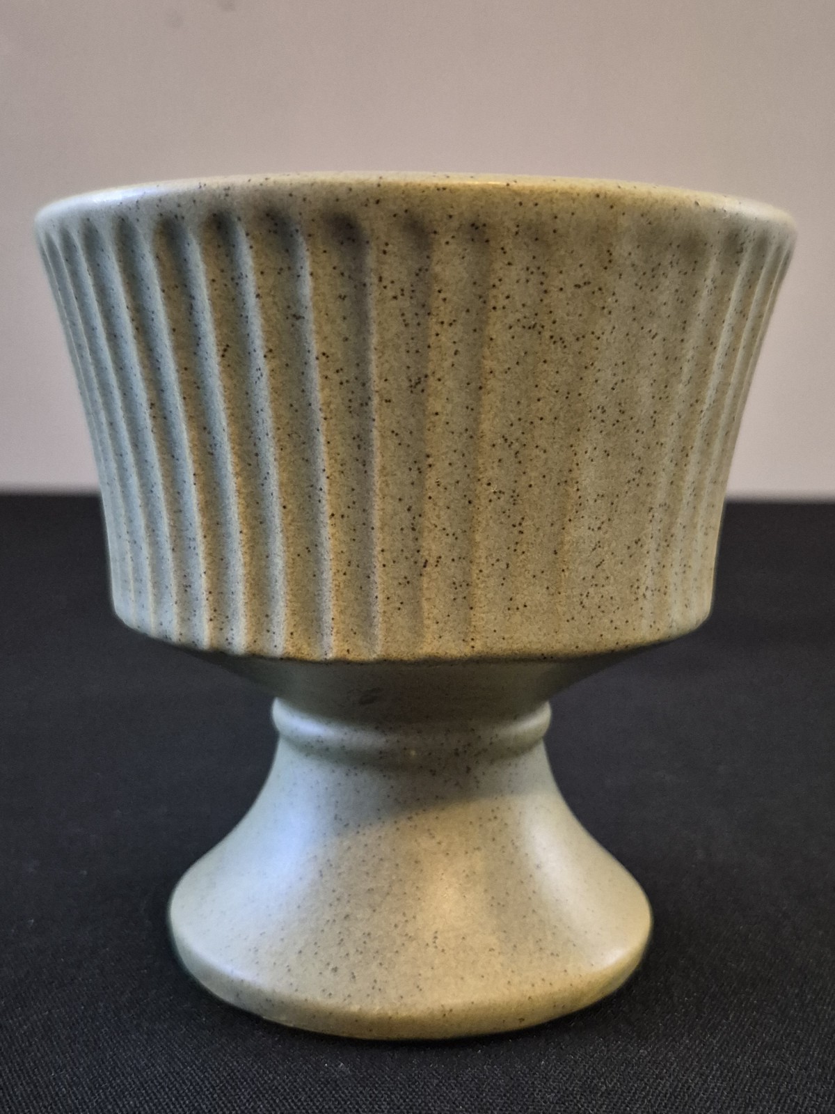 Vintage McCoy Floraline USA Pedestal Planter Speckled Olive Green 470