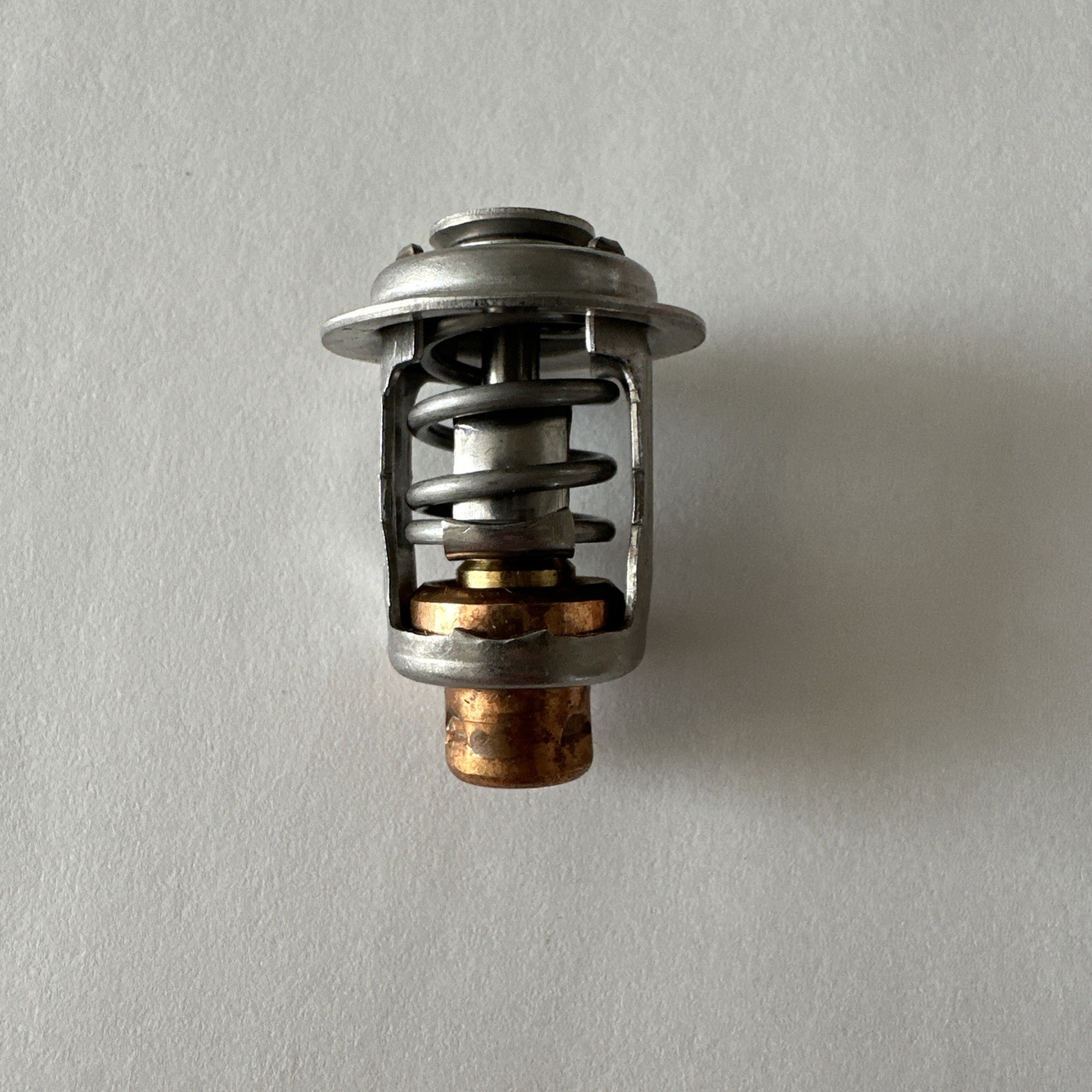 Genuine OEM Mercury Marine Mercruiser Thermostat 143° 833072003 115-250HP 833072 Genuine OEM Mercury Marine Mercruiser Thermostat 143° 833072003 115-250HP 833072