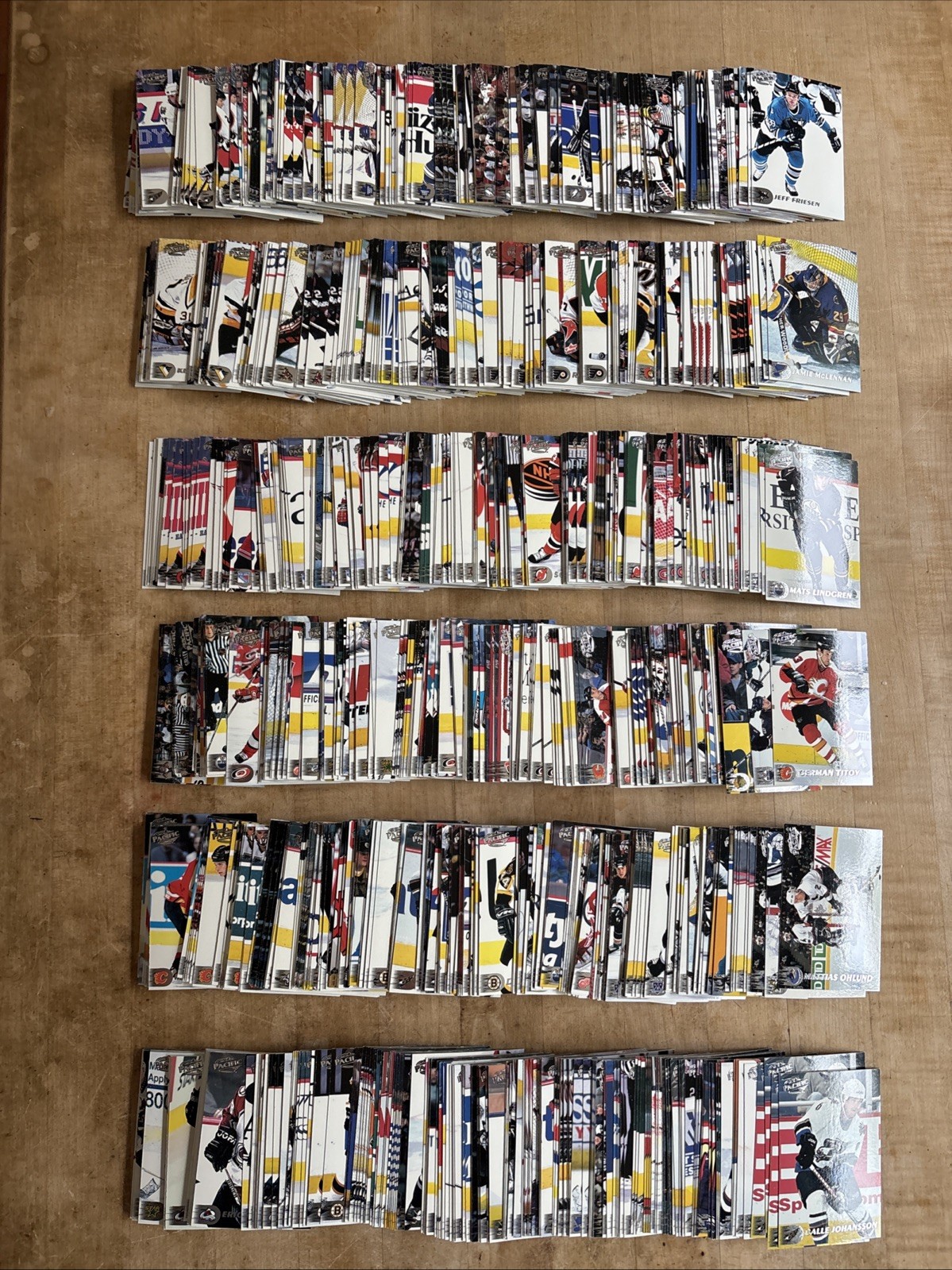 HUGE Lot Of (1133) 1998-99 Pacific Hockey Cards - Rookie & Vet, Set Builder HUGE Lot Of (1133) 1998-99 Pacific Hockey Cards - Rookie & Vet, Set Builder