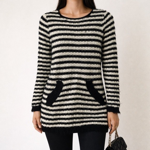 Mirumi Black Butter Cream Striped Eyelash Knit Fuzzy Pocket Sweater Size Small