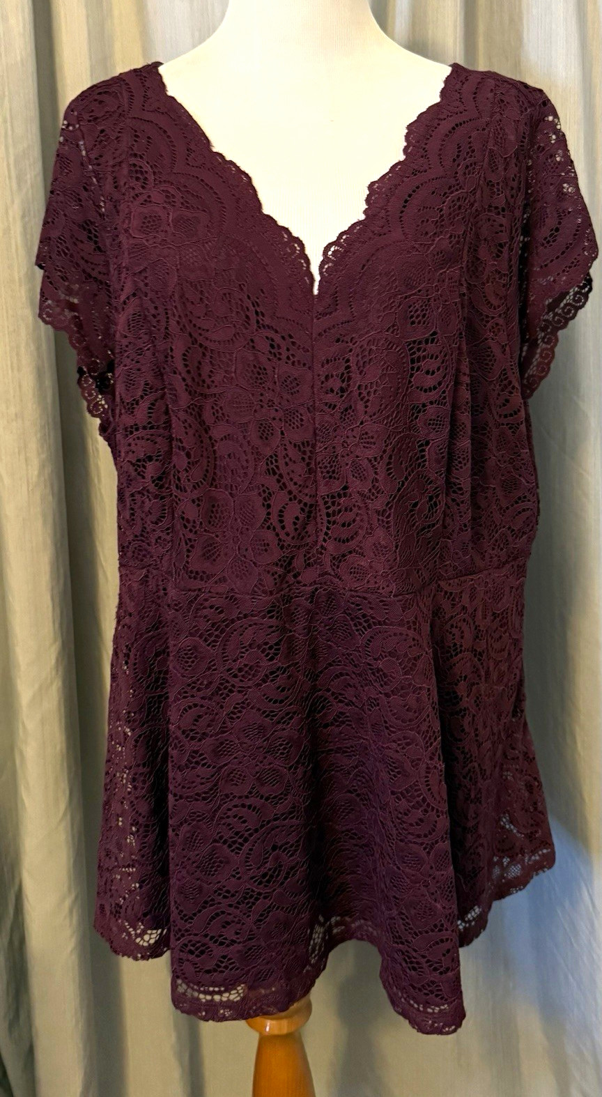 Torrid Purple Lace Floral Scalloped V-Neck Cap Sleeve Peplum Lined Blouse 3X