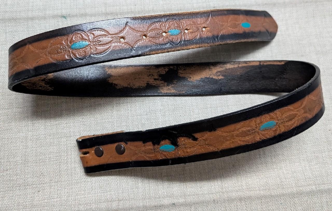1970s vintage SOUTHWESTERN buckle belt 32 leather GEOMETRIC cowhide BOHO hippie