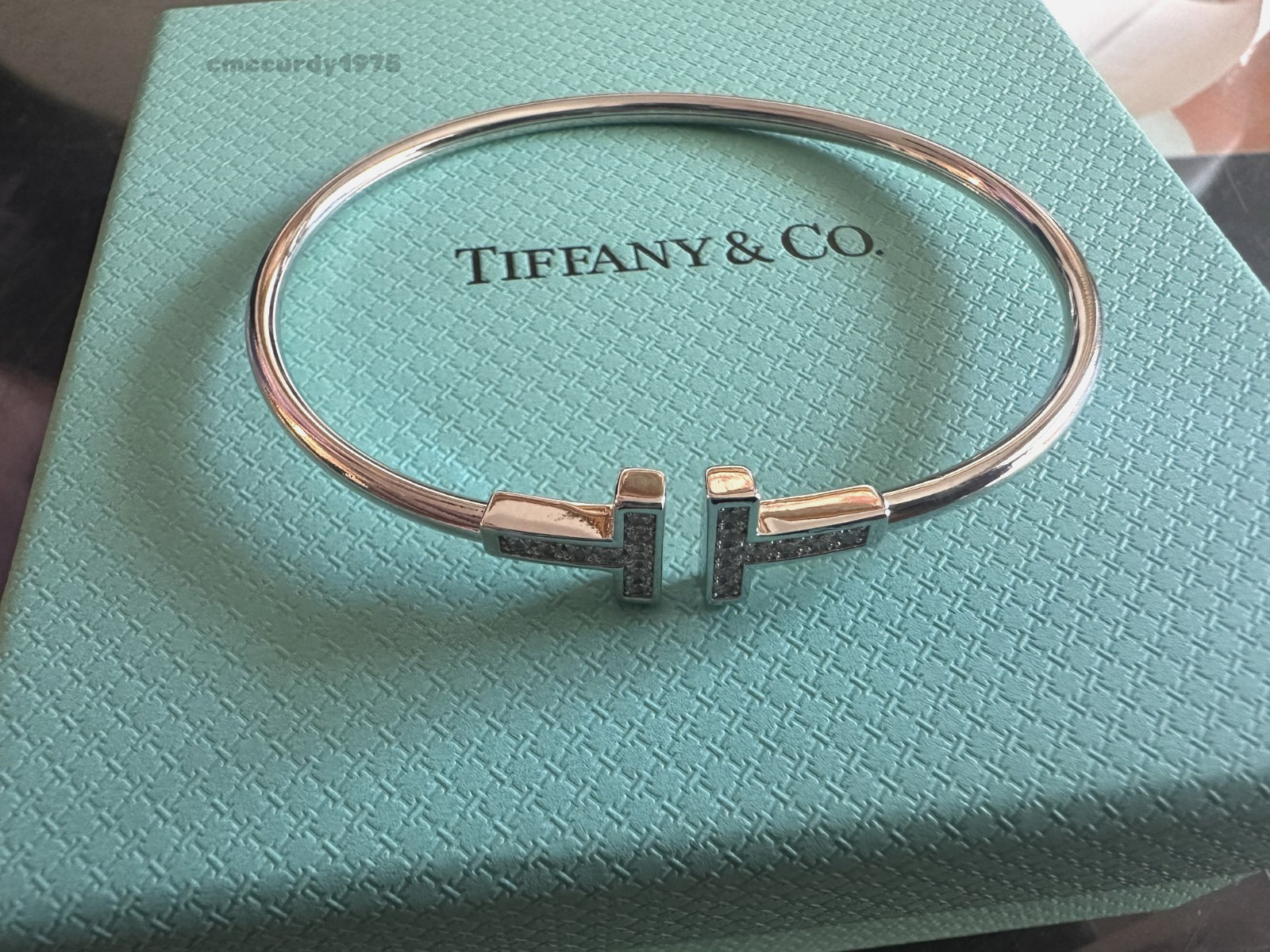 NEW. Rose GoldTlfannyCoTWire Diamond Bracelet Size Medium NEW. Rose GoldTlfannyCoTWire Diamond Bracelet Size Medium