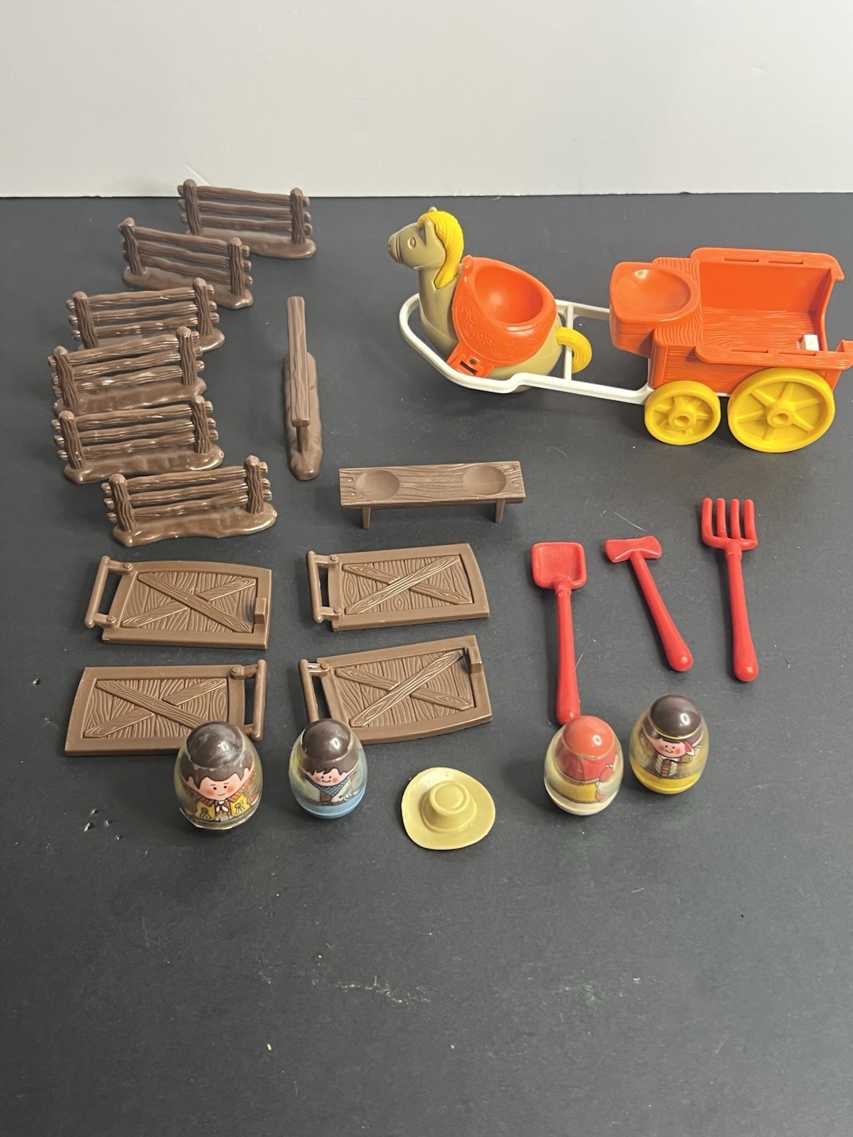 Vintage 1974 Hasbro WEEBLES WOBBLE WEST WESTERN Ranch People Horse Cowboys Parts