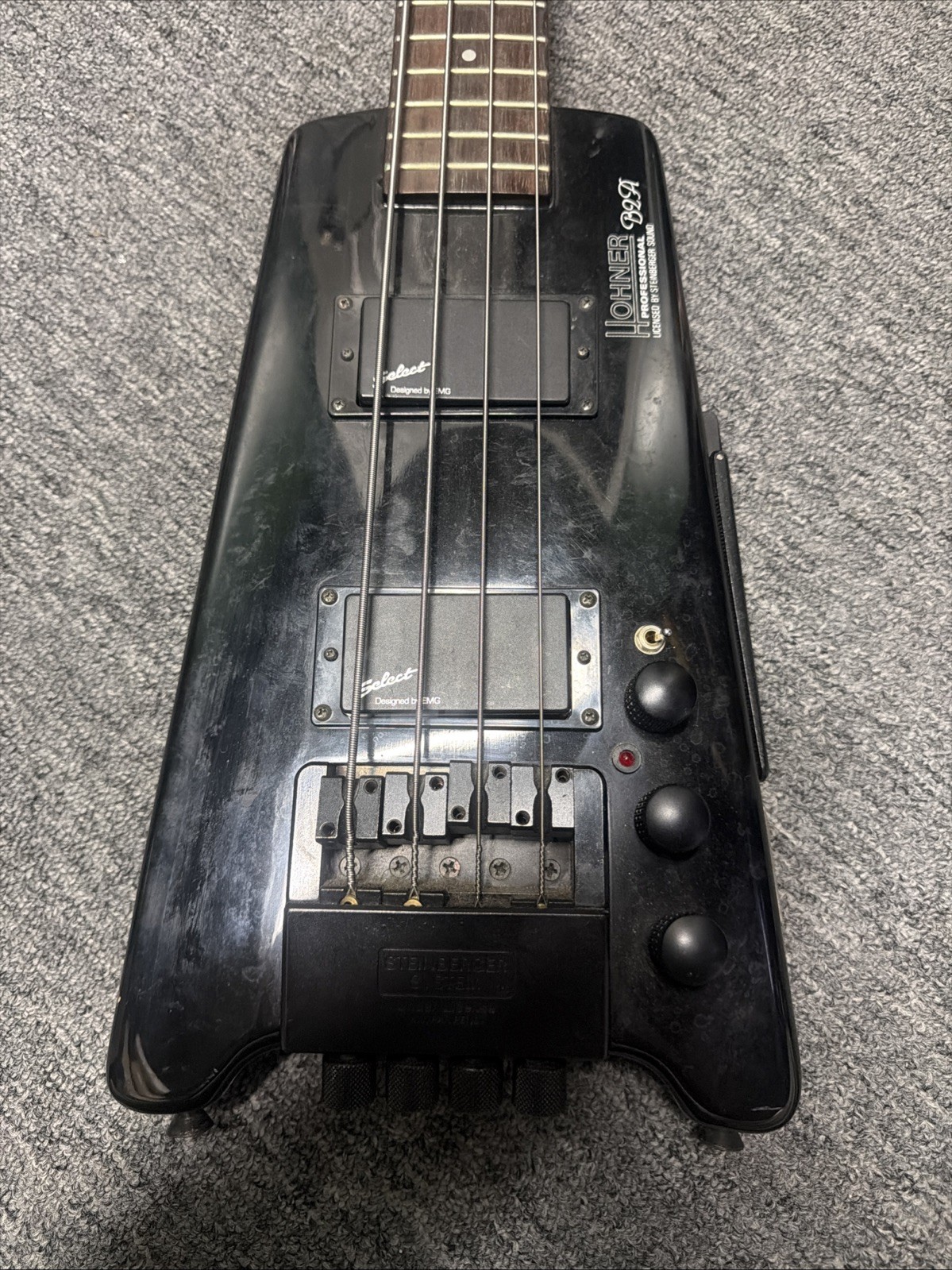 HOHNER B2 Used Black w/Soft case 4 String Missing Battery Cover HOHNER B2 Used Black w/Soft case 4 String Missing Battery Cover