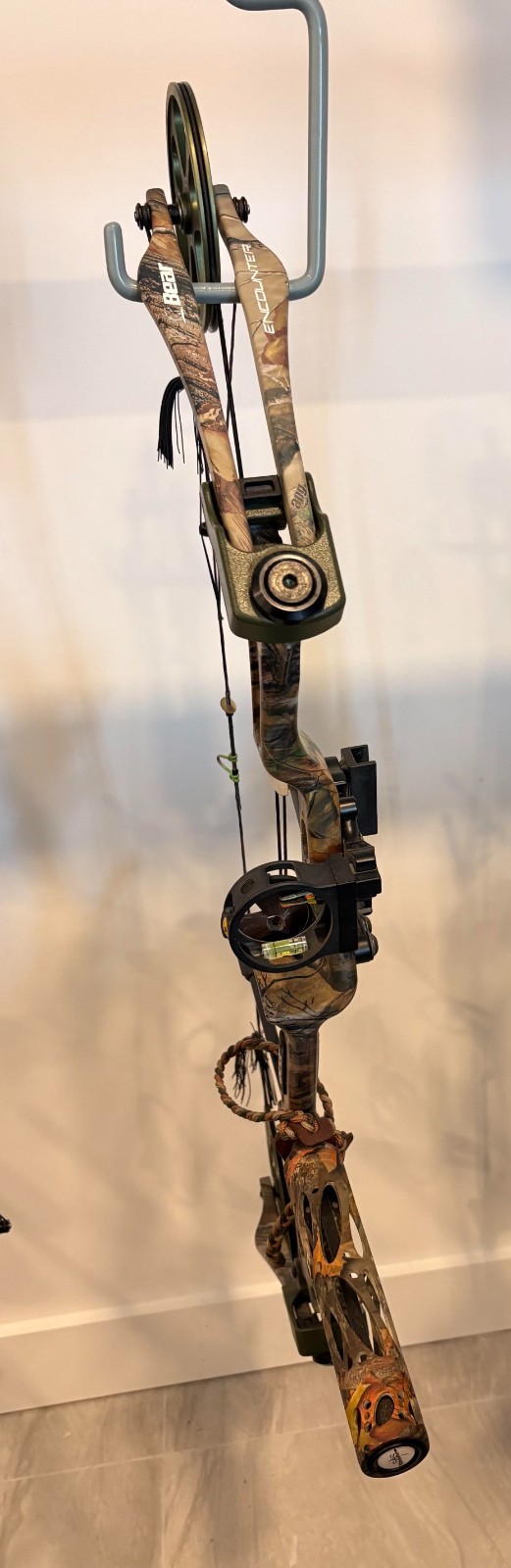 bear encounter compound bow LEFT HAND BOW