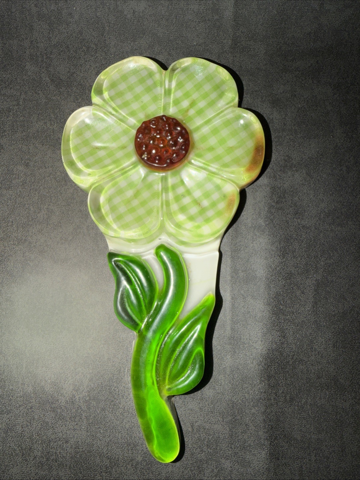 Vintage 60’s/70’s Wondermold Acrylic Lucite MCM Flower Daisy Wall Plaque Pop Art Vintage 60’s/70’s Wondermold Acrylic Lucite MCM Flower Daisy Wall Plaque Pop Art