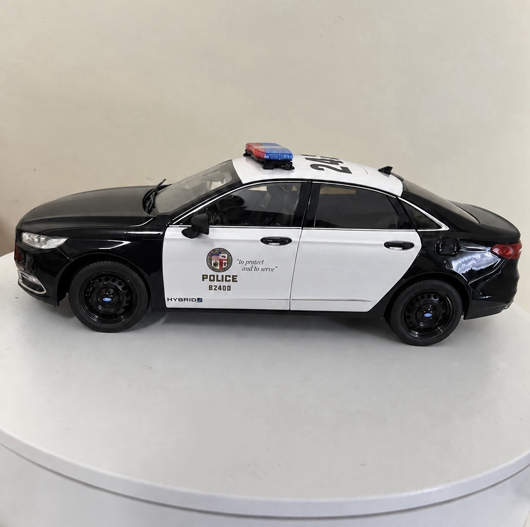 1/18 Police Car Ford Taurus LAPD al, 1:18 Diecast Police. RARE