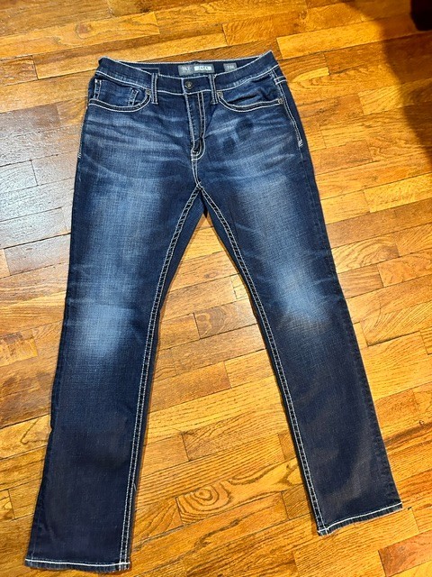 BKE Men\'s (Buckle) Jeans.  Jake 33 R. Dark Blue Straight