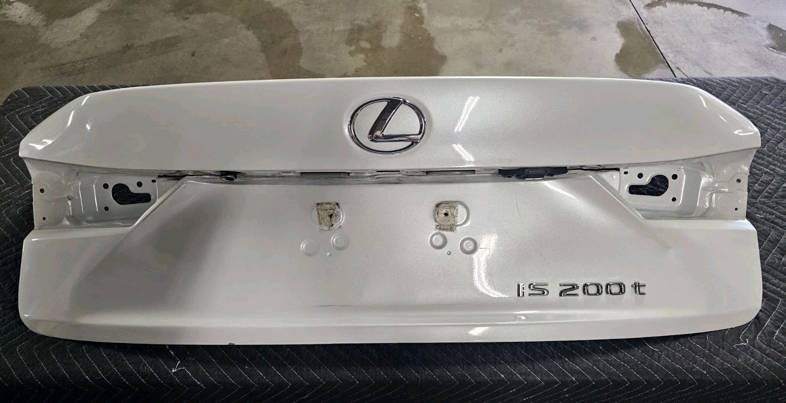 2014-21 Lexus IS200t Genuine Trunk Lid w/Rear View Camera (NO SHIPPING)