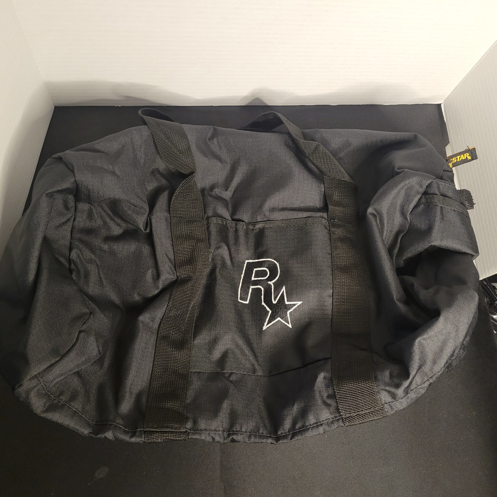 Grand Theft Auto IV GTA 4 Special Edition Rockstar Games Duffel Bag 2008 Rare