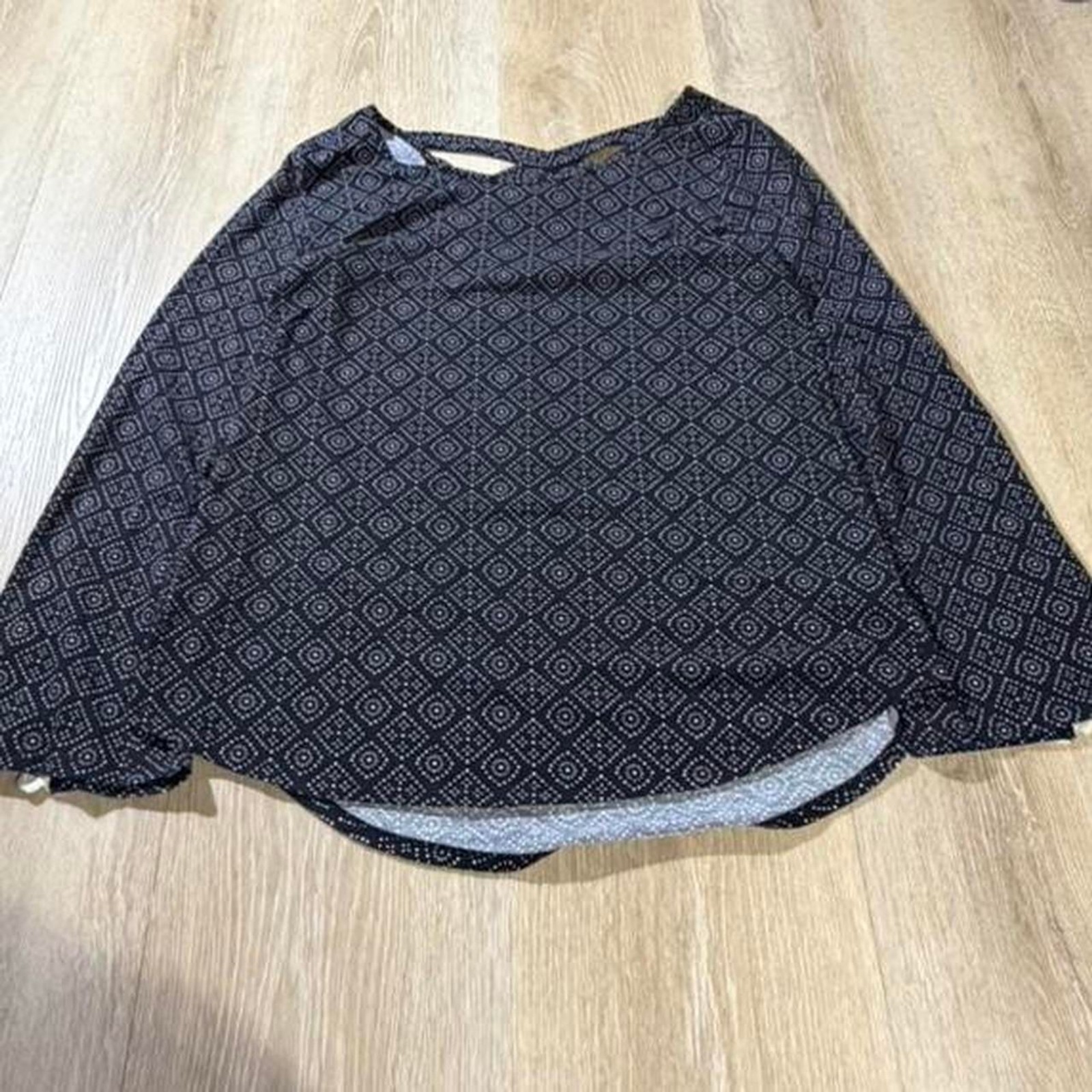 Maurices Women\'s Black and Grey Blouse