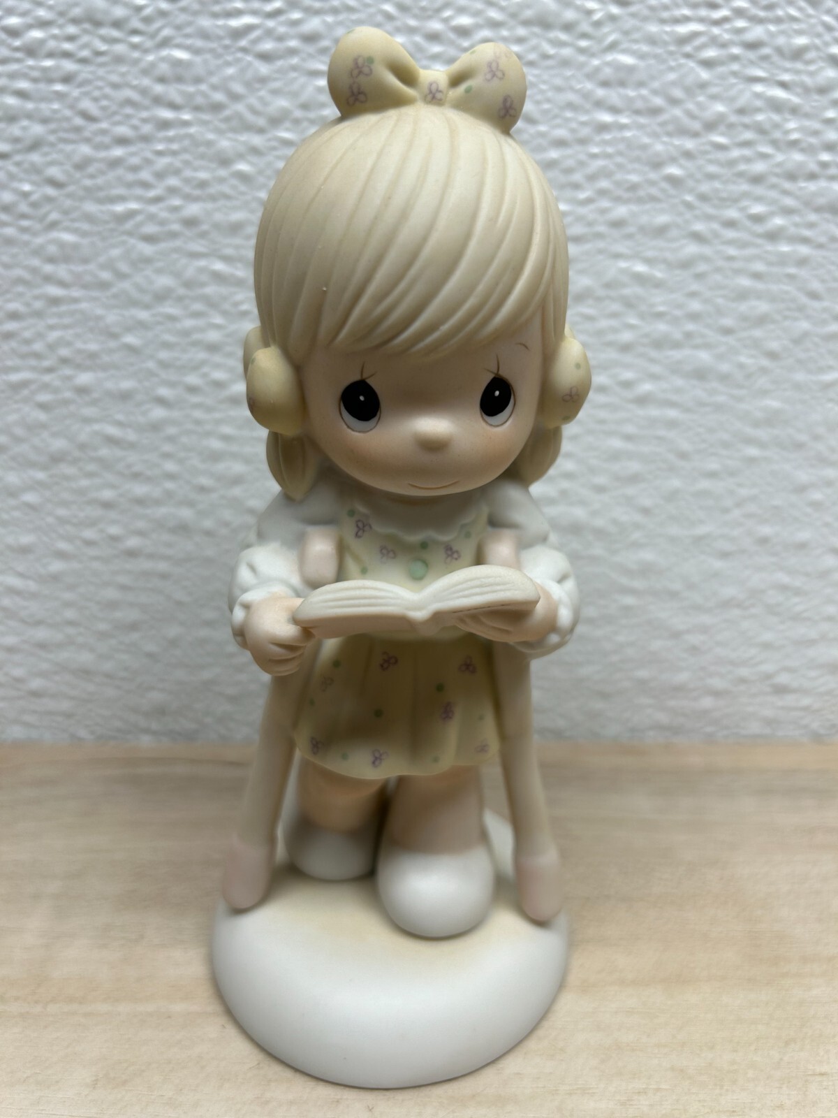 Vintage 1986 Precious Moments By Enesco He Walks With Me Porcelain Figurine Vintage 1986 Precious Moments By Enesco He Walks With Me Porcelain Figurine