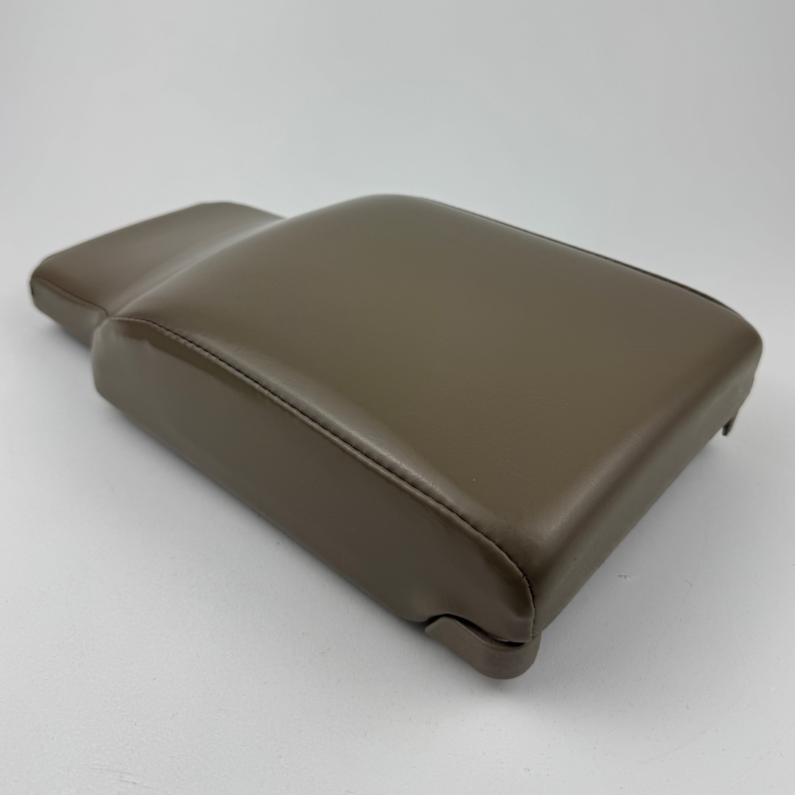 2000-2005 Buick LeSabre Center Console Lid Armrest Beige Tan Leather OEM 13.5 2000-2005 Buick LeSabre Center Console Lid Armrest Beige Tan Leather OEM 13.5
