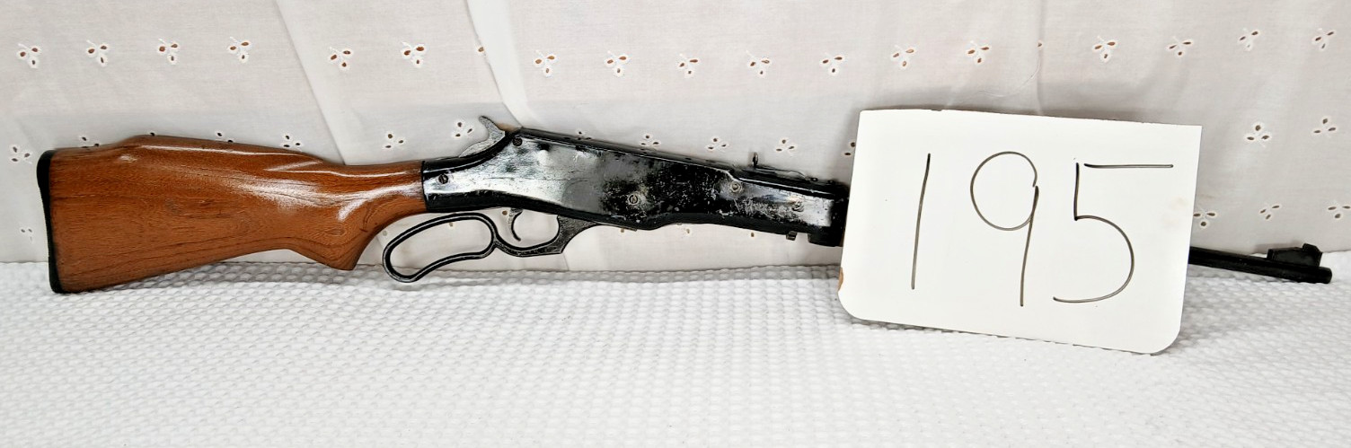 RARE VINTAGE CROSMAN WESTERN MODEL 99 CO2 LEVER ACTION AIR RIFLE RARE VINTAGE CROSMAN WESTERN MODEL 99 CO2 LEVER ACTION AIR RIFLE