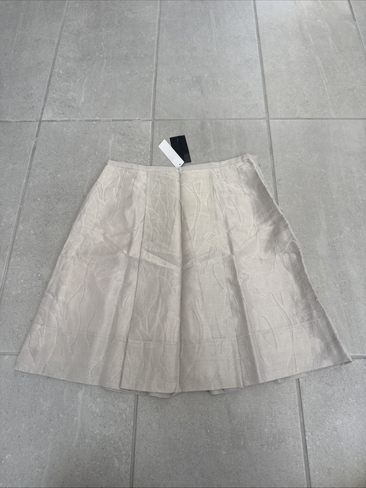 BCBG Max Azria “Vlada” The Pleated Cotton Skirt Vapor Color Size 4 BCBG Max Azria “Vlada” The Pleated Cotton Skirt Vapor Color Size 4