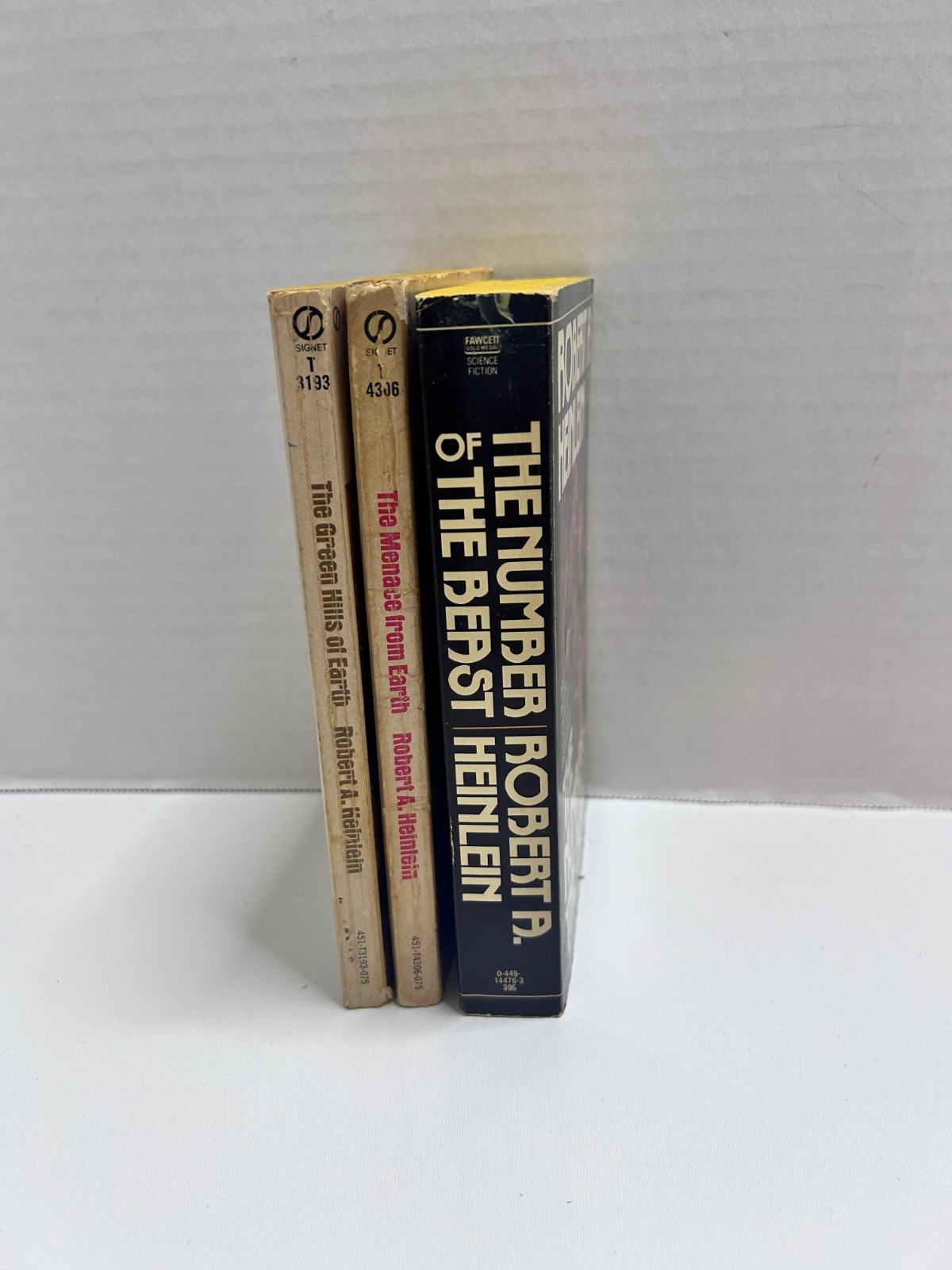 Vintage Robert Heinlein Paperback Books Lot of 3 Sci-Fi Fantasy Vintage Robert Heinlein Paperback Books Lot of 3 Sci-Fi Fantasy