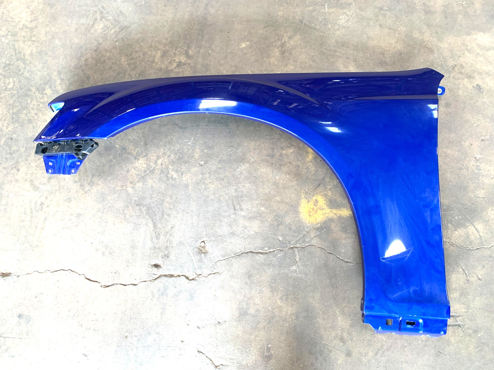 15-22 CHRYSLER 300 FRONT LEFT DRIVER SIDE FENDER PANEL BLUE OEM #A0.20 15-22 CHRYSLER 300 FRONT LEFT DRIVER SIDE FENDER PANEL BLUE OEM #A0.20