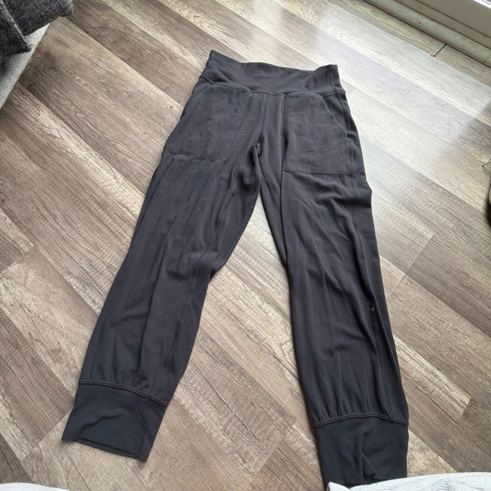 Lululemon High-Waisted Black Joggers With Pockets Size 4 Lululemon High-Waisted Black Joggers With Pockets Size 4