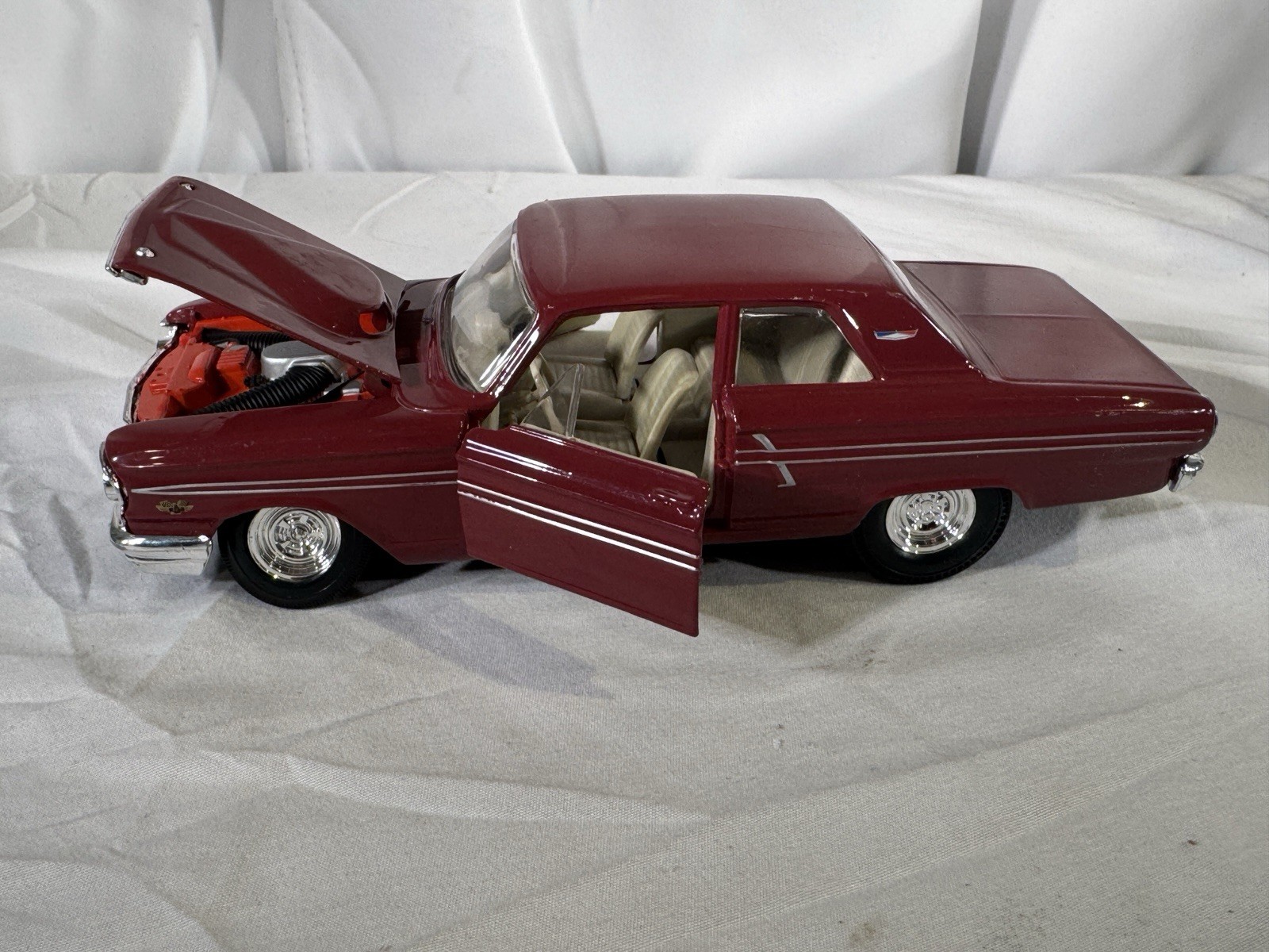 MAISTO - 1964 FORD FAIRLANE THUNDERBOLT DRAG CAR 1/24 DIECAST Hood & Doors Open MAISTO - 1964 FORD FAIRLANE THUNDERBOLT DRAG CAR 1/24 DIECAST Hood & Doors Open