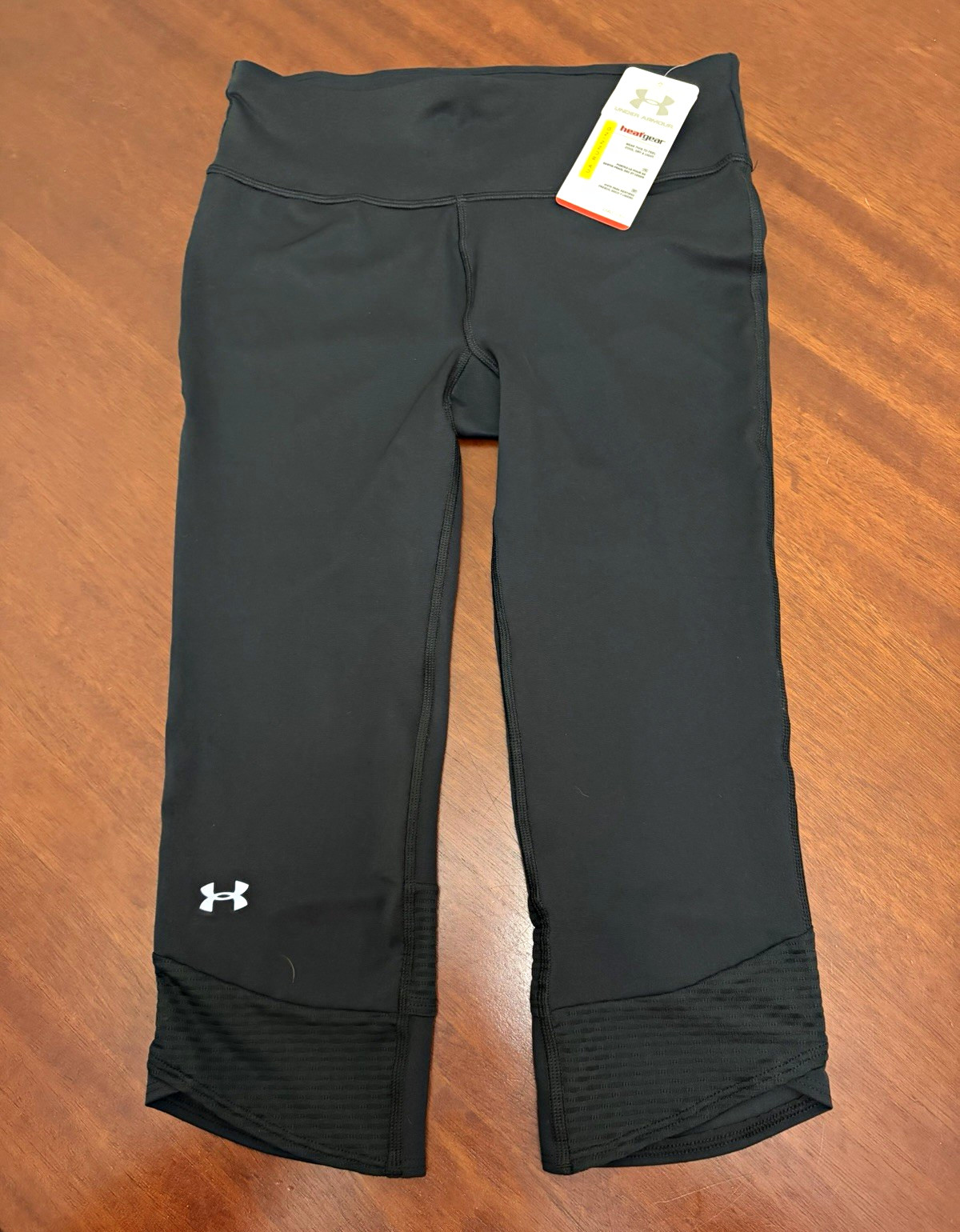 NWT Under Armour Women’s Fly-By Compression Capris - Black - Size Small NWT Under Armour Women’s Fly-By Compression Capris - Black - Size Small