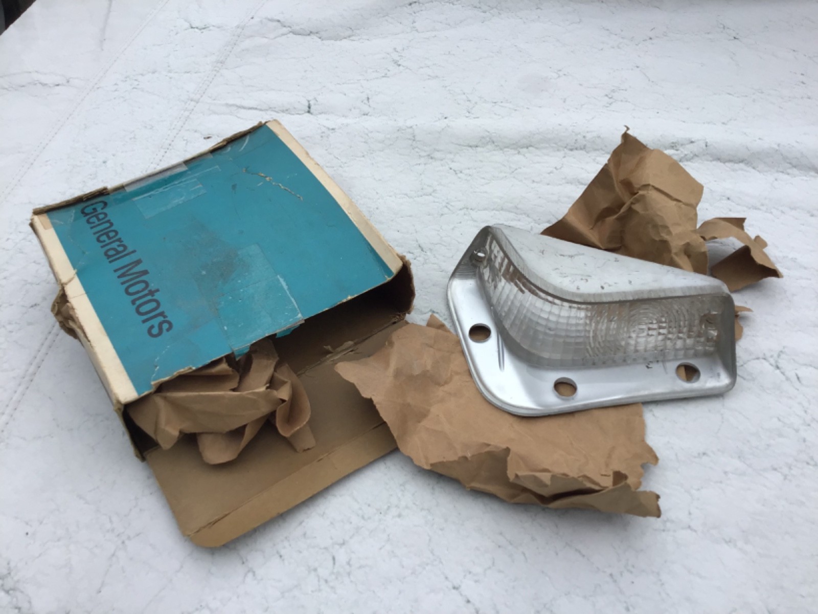 GM OEM NOS 1968 GTO LeMans Turn Signal Parking Light Lamp Lens L/H ONLY GM OEM NOS 1968 GTO LeMans Turn Signal Parking Light Lamp Lens L/H ONLY