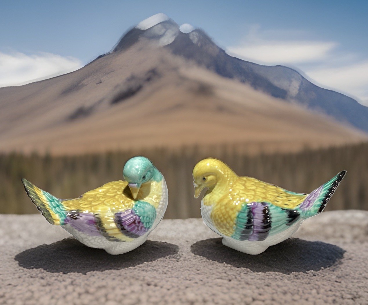 VTG Pair Of Fine Japanese Hand-Painted Porcelain Birds Figurines VTG Pair Of Fine Japanese Hand-Painted Porcelain Birds Figurines