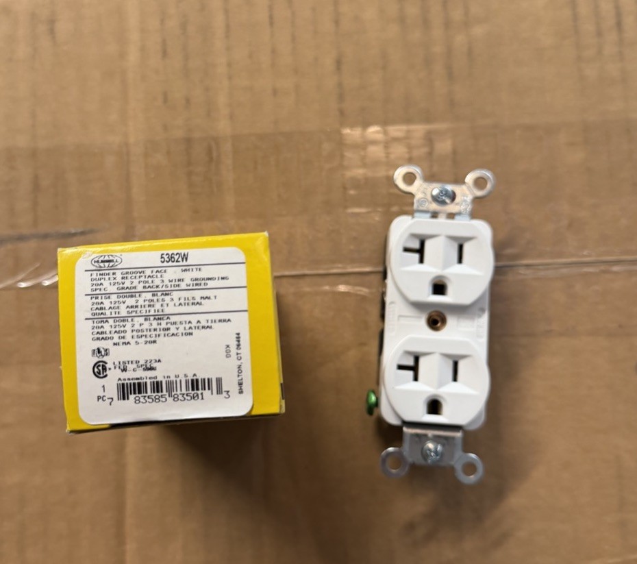 Box of 10  Hubbell Duplex Receptacles 5362W, 20amp 120v White, New