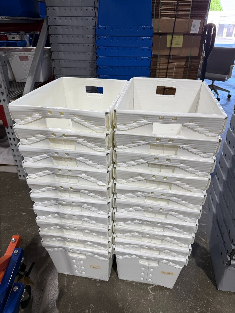Lot of 20 Corrugated Plastic Storage Totes Bins 18.5\