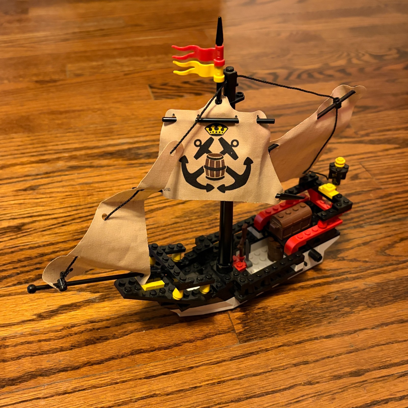 1992 Vintage LEGO Pirate 6277 Imperial Trading Post Ship Sails Boat Used 1992 Vintage LEGO Pirate 6277 Imperial Trading Post Ship Sails Boat Used