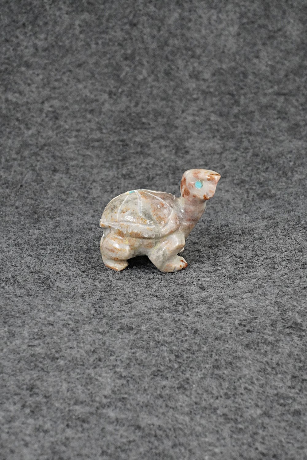 Turtle Zuni Fetish Carving - Freddie Leekya Turtle Zuni Fetish Carving - Freddie Leekya