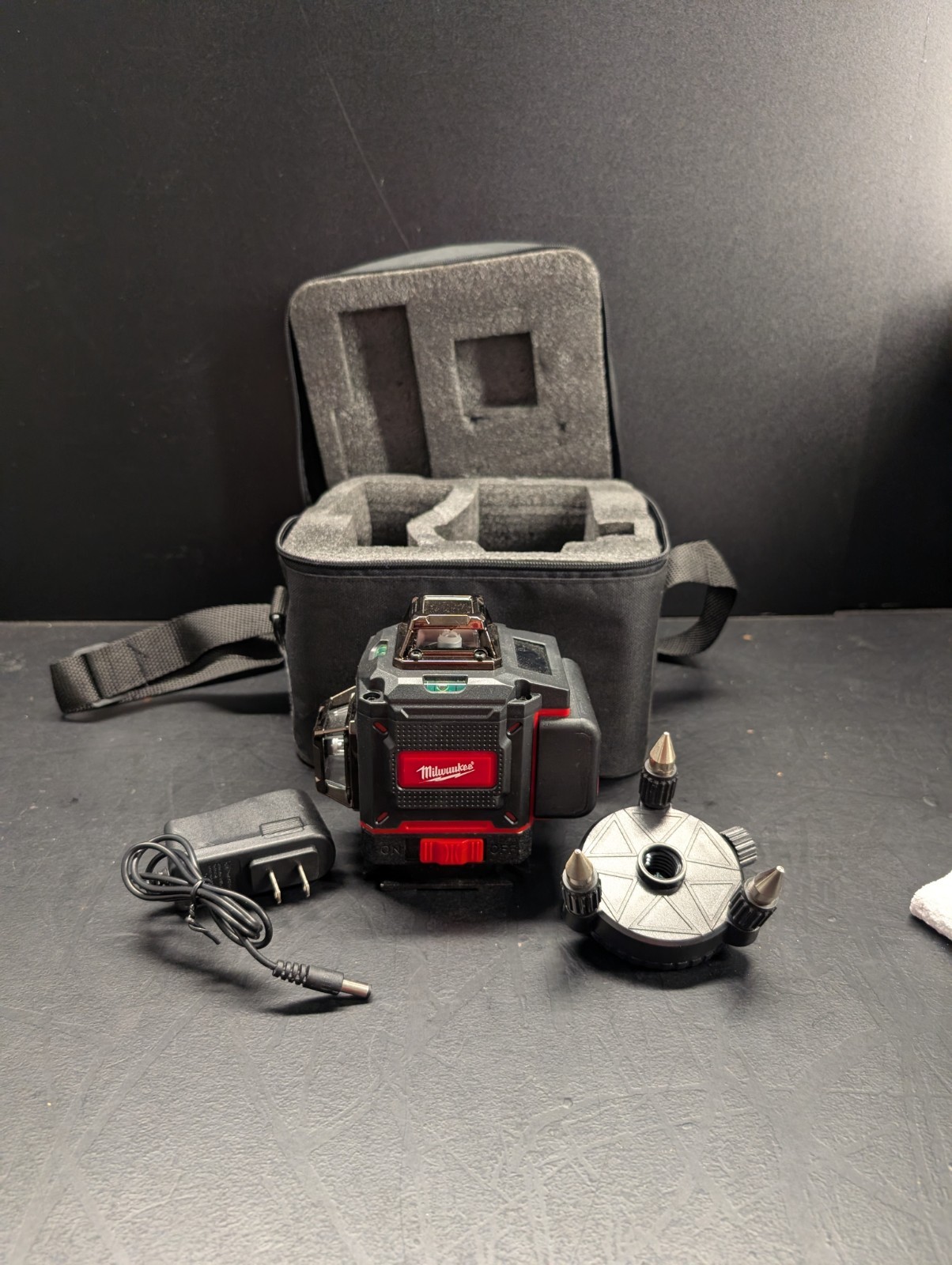3D/4D Multi-Line Laser Level, Portable, Black/Red w/ Case & Accessories